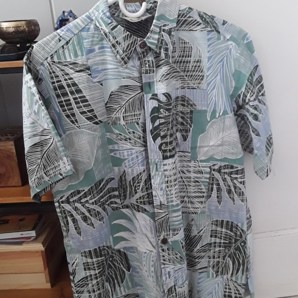 Men's medium aloha shirt